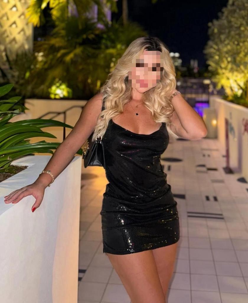 687095619: Chica busca chico en Cádiz