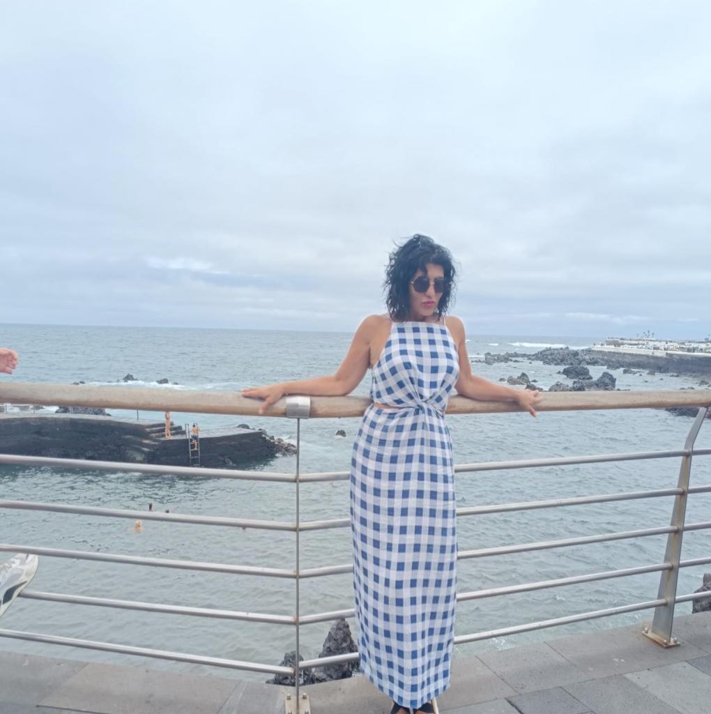 633029480: Chica busca chico en Sevilla