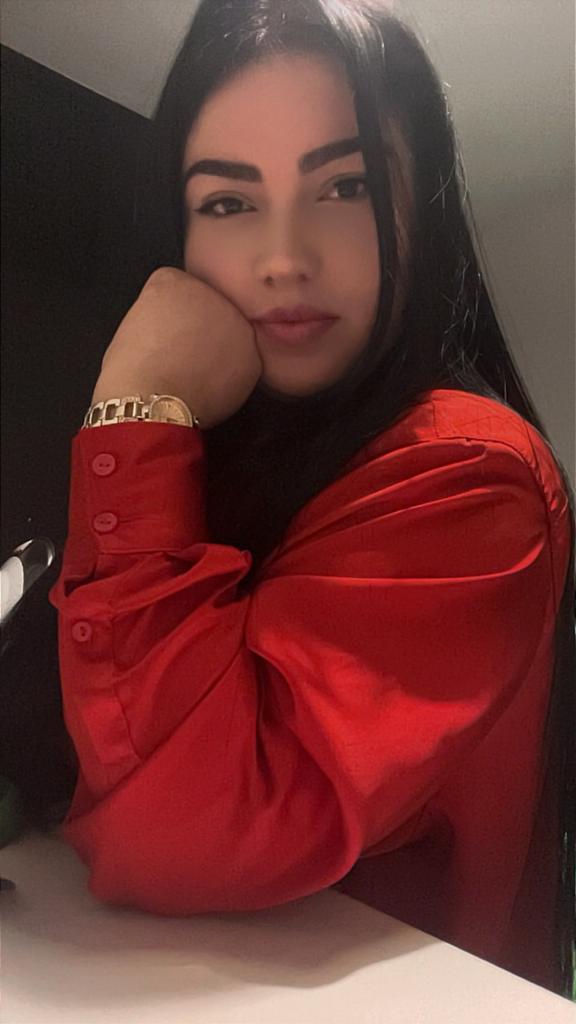 611242327: Chica busca chico en La Coruña