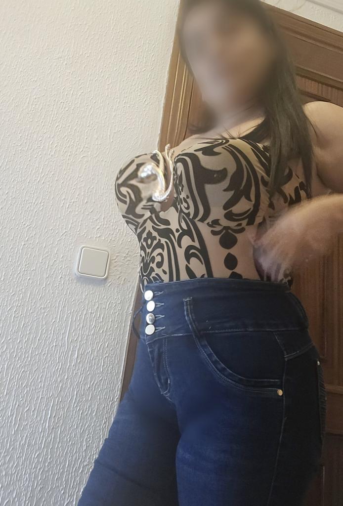 631790349: Chica busca chico en Madrid