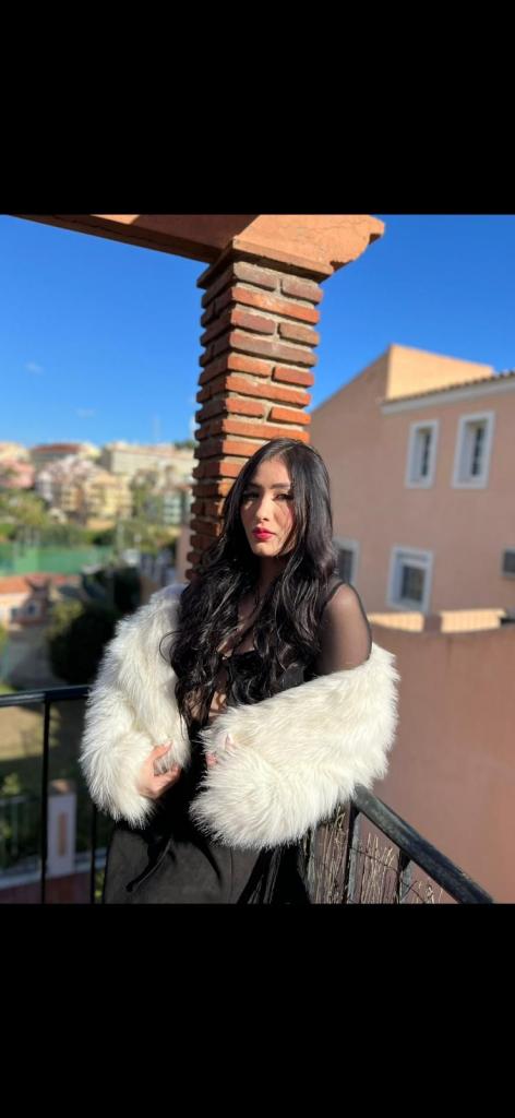 Chica busca chico en Ibiza: 