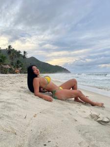 615216958: Chica busca chico en Barcelona