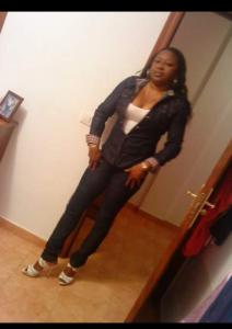 641010831: Chica busca chico en Sevilla