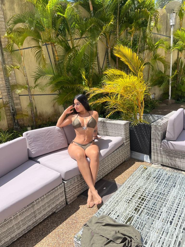 615216958: Chica busca chico en Barcelona