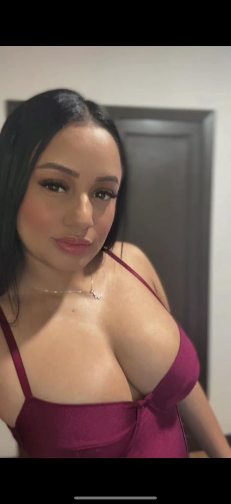 613733555: Chica busca chico en Málaga