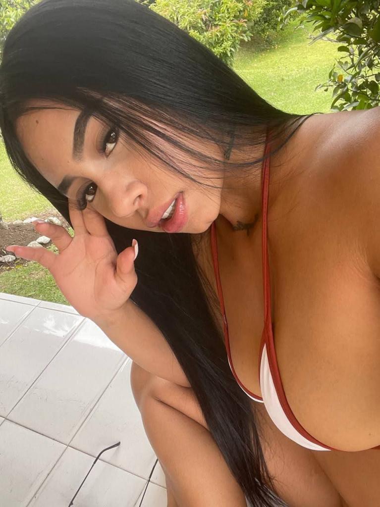 667724279: Chica busca chico en Ávila