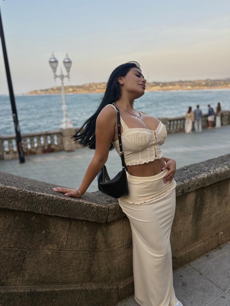 694262933: Chica busca chico en Pontevedra