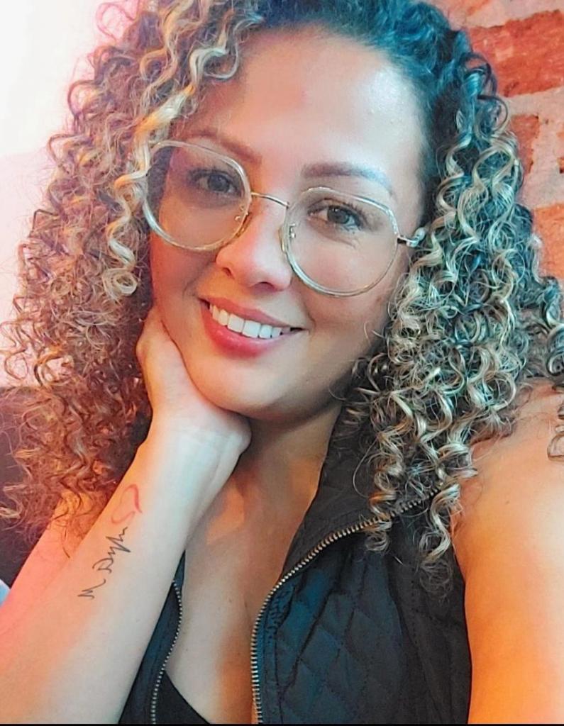 643138468: Chica busca chico en Madrid