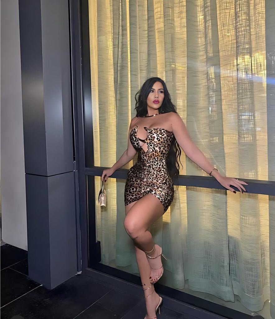 613576847: Chica busca chico en Orense