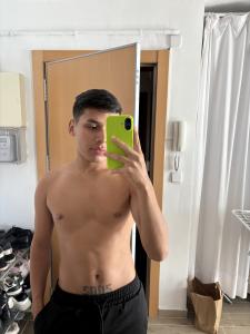 631232992: Chico busca chica en Barcelona