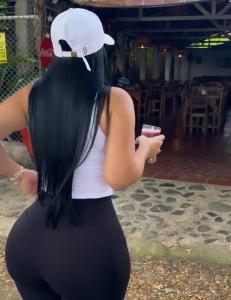 604312546: Chica busca chico en Sevilla