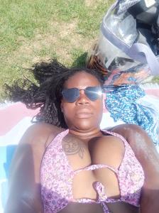 633718189: Chica busca chico en Barcelona