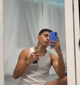 631232992: Chico busca chica en Barcelona