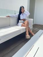 695774907: Chica busca chico en Barcelona