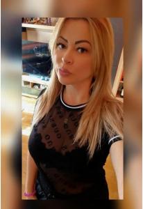 645944071: Chica busca chico en La Coruña