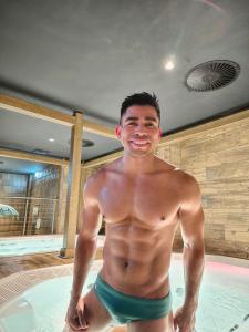 Chico busca chica en Málaga: 