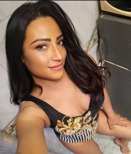 643682877: Travesti en León