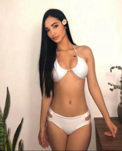 610852421: Chica busca chico en Ibiza