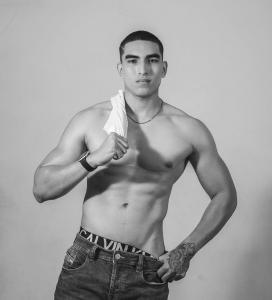 624169622: Chico busca chica en Barcelona