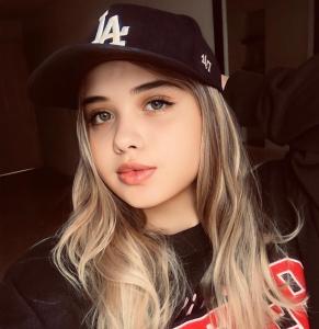 672567743: Chica busca chico en Gerona