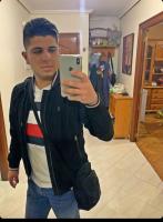 631341789: Chico busca chica en Lugo