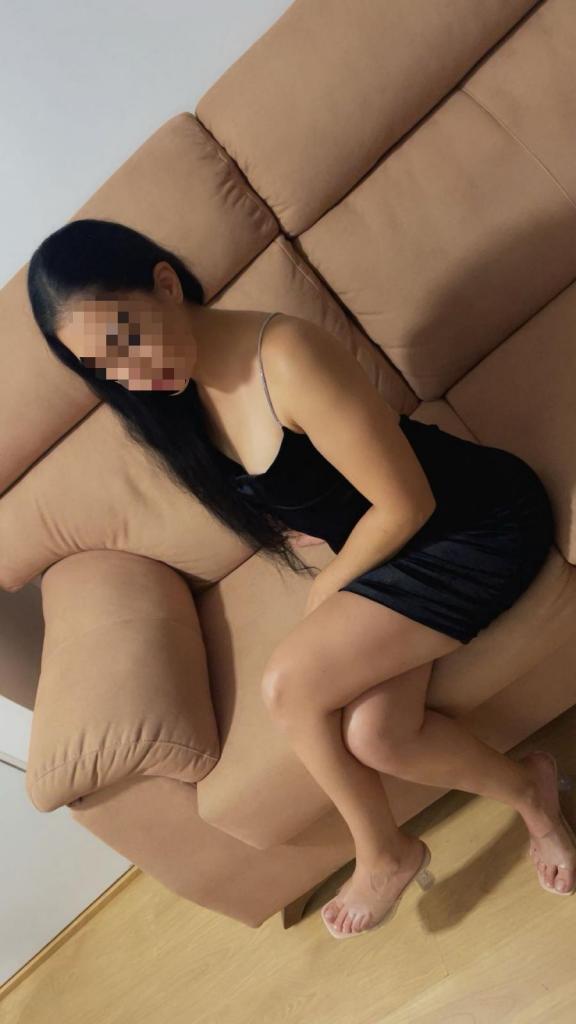 674005887: Chica busca chico en Málaga