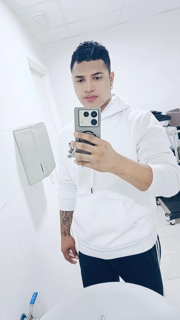 663496572: Chico busca chica en Valencia