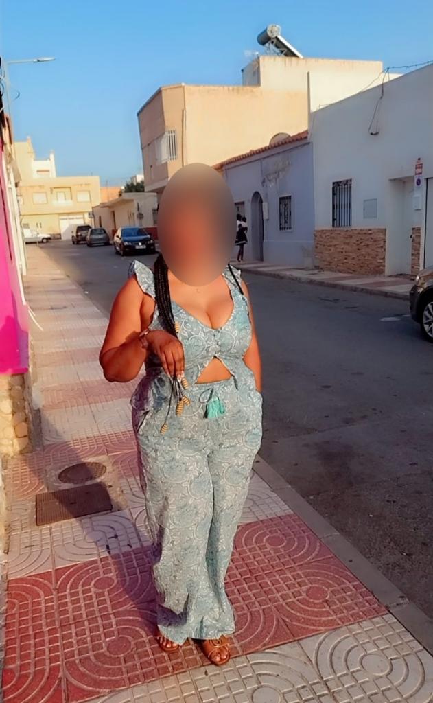 631973297: Chica busca chico en Almería