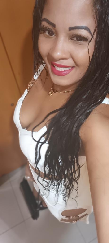 604113086: Chica busca chico en Málaga
