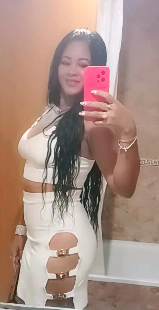 604113086: Chica busca chico en Málaga