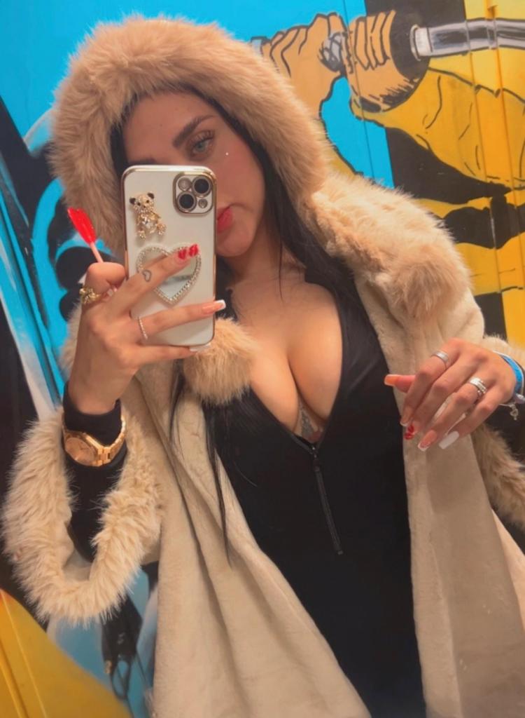 Chica busca chico en Sevilla: 