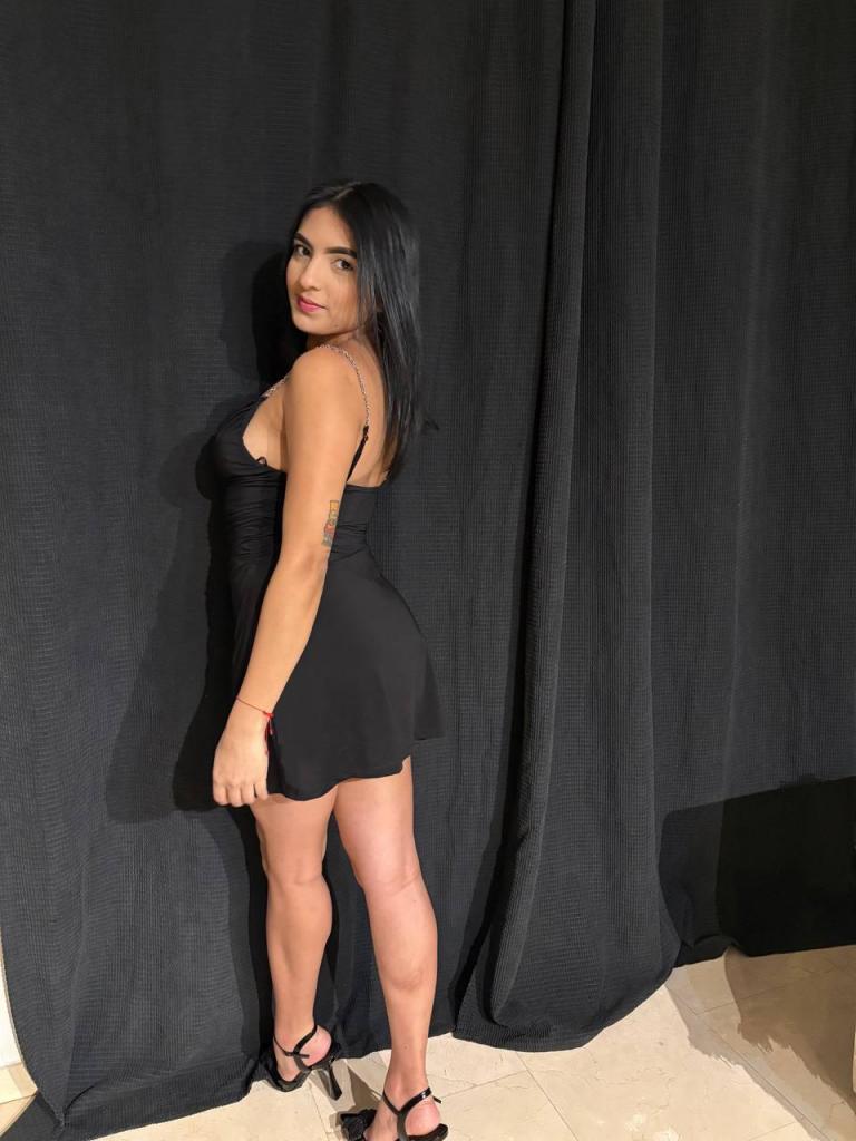 Chica busca chico en Ibiza: 