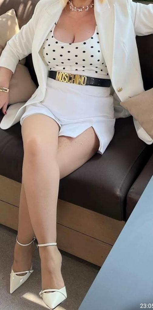 617749400: Chica busca chico en Cádiz