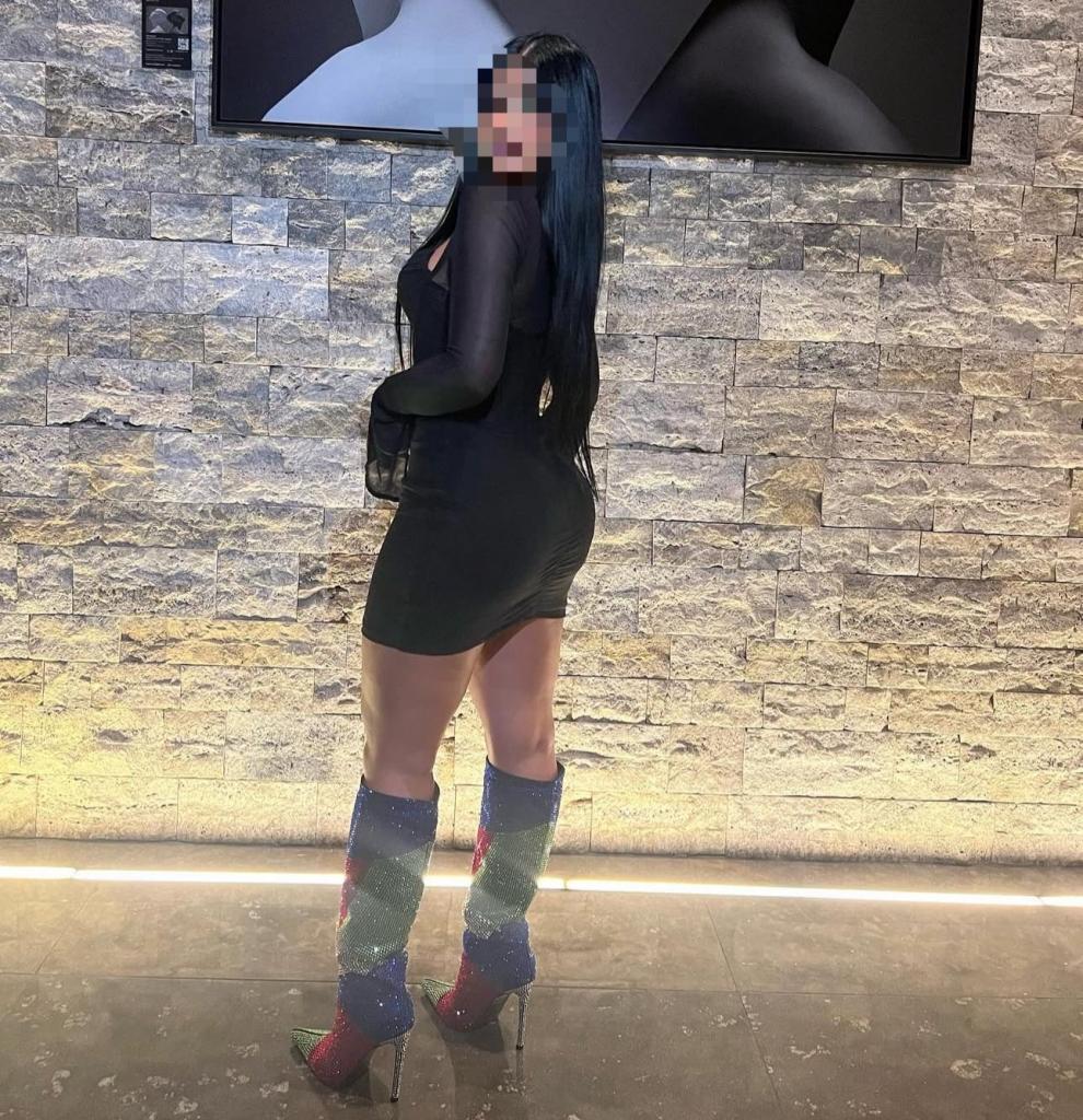 Chica busca chico en Almería: 