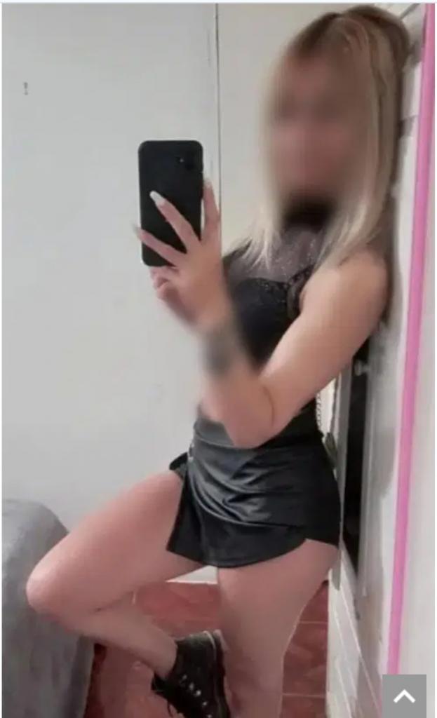 Chica busca chico en Almería: 