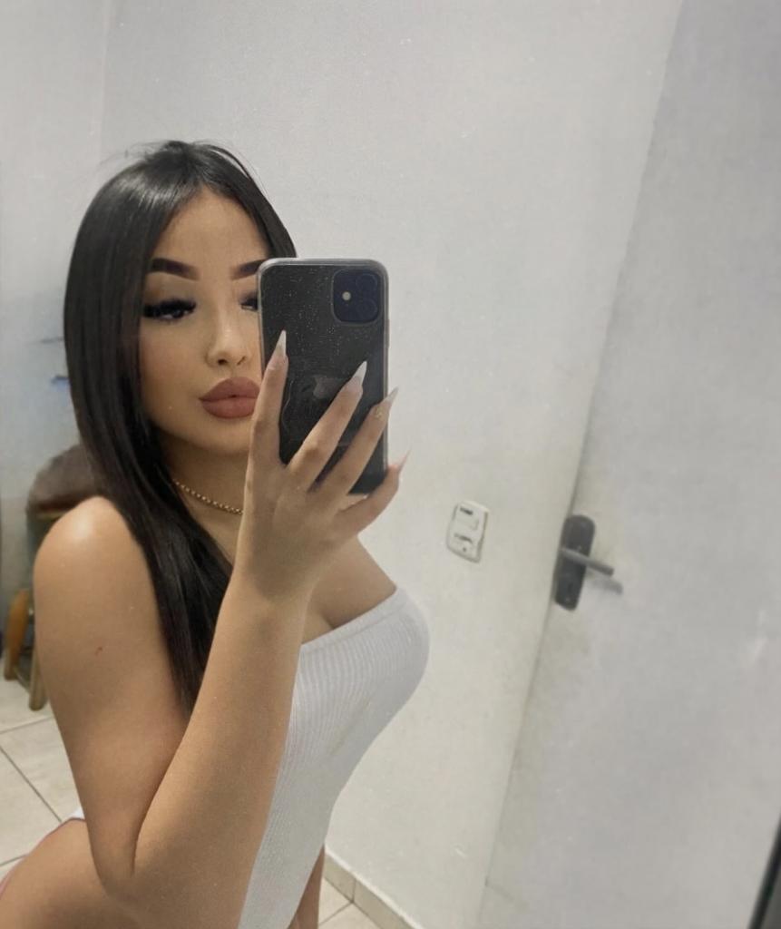 Chica busca chico en Tenerife: 