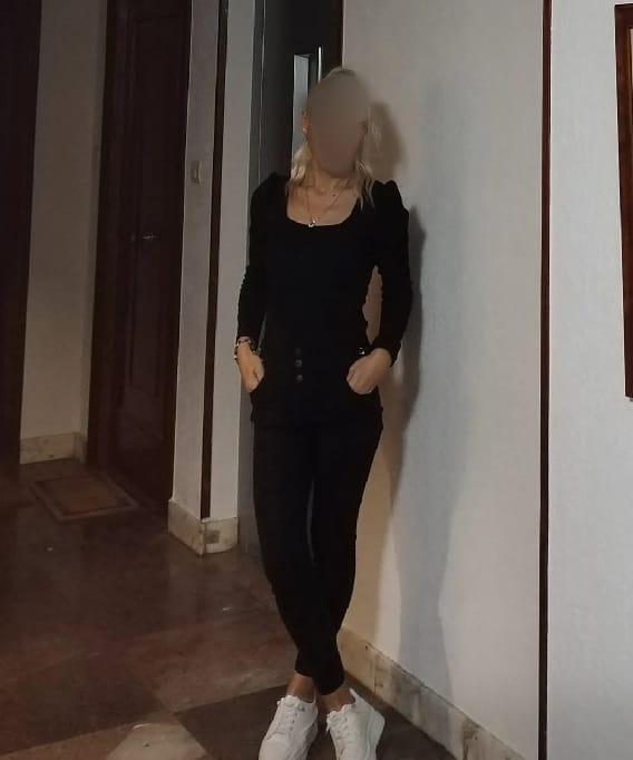 663545113: Chica busca chico en Barcelona