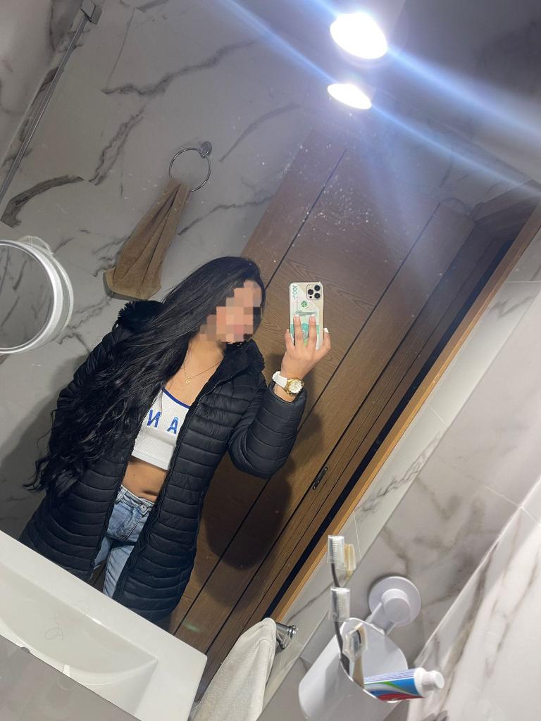 614826321: Chica busca chico en Madrid