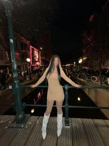 670089272: Chica busca chico en Barcelona