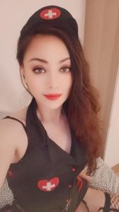 663993864: Chica busca chico en Barcelona