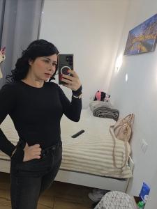 643015122: Chica busca chico en Almería