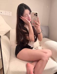 675536088: Chica busca chico en Madrid