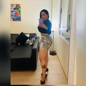 647280163: Chica busca chico en Madrid