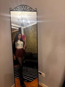 687658076: Chica busca chico en Sevilla