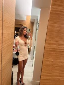 617338049: Chica busca chico en Málaga