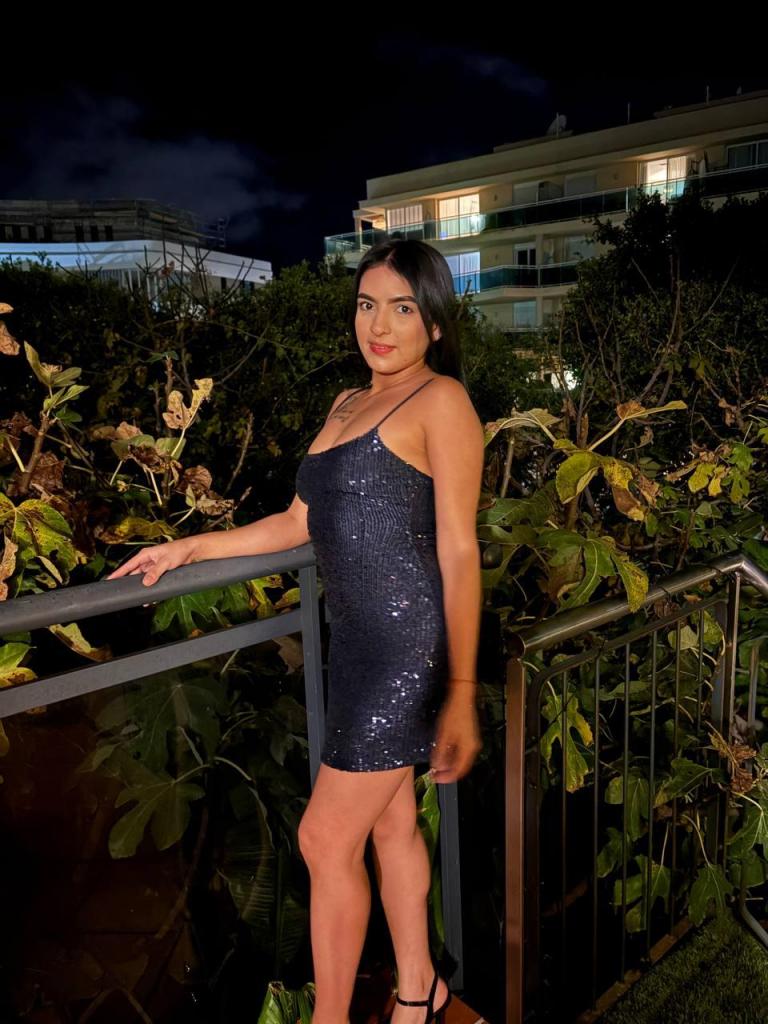 Chica busca chico en Ibiza: 