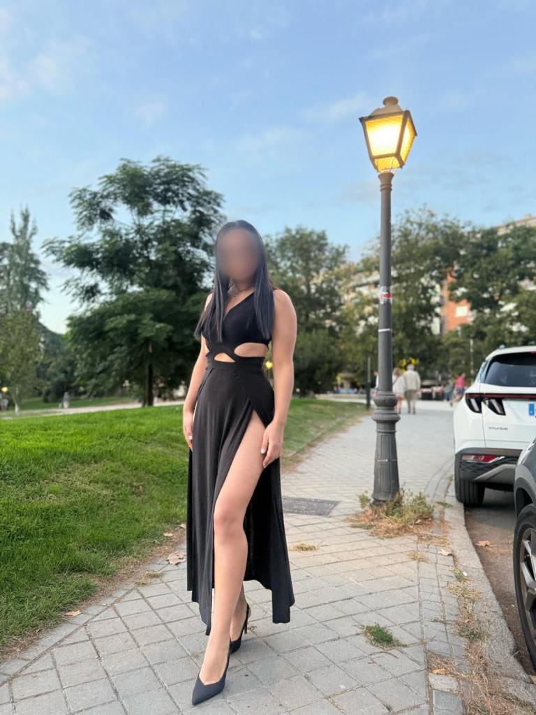 692554300: Chica busca chico en Madrid