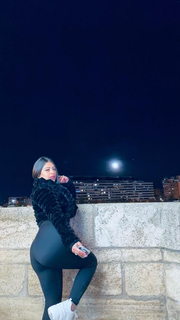 637757933: Chica busca chico en Zaragoza