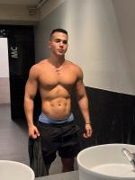 674077657: Chico busca chica en Madrid