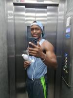 617513197: Chico busca chica en Barcelona